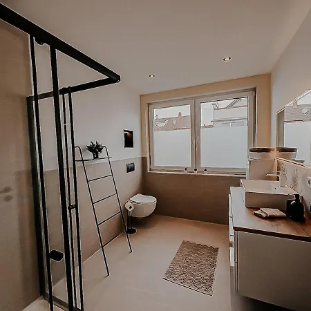 Stylisches 4 Mit Wlan & Balkon In