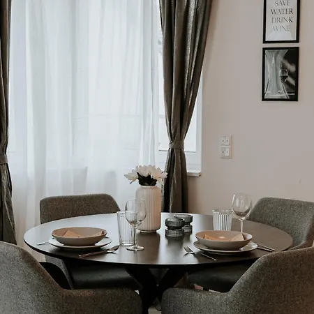 Stylisches 4 Mit Wlan&balkon In