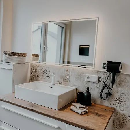 Apartment Stylisches 4 Mit Wlan&balkon In *