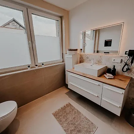 Apartment Stylisches 4 Mit Wlan & Balkon In