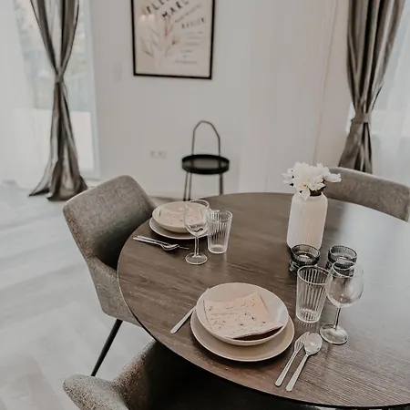 Stylisches 4 Mit Wlan&balkon In Apartment *