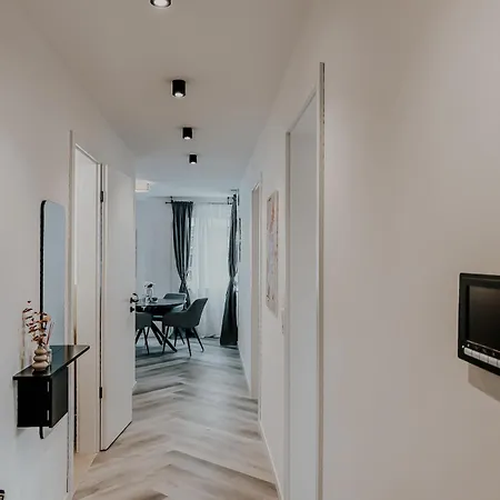 Stylisches 4 Mit Wlan&balkon In