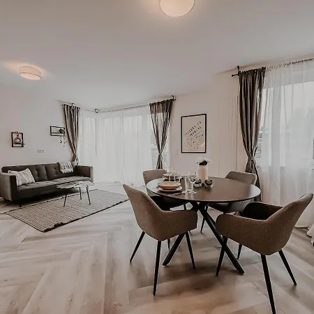 Apartment Stylisches 4 Mit Wlan & Balkon In Viernheim