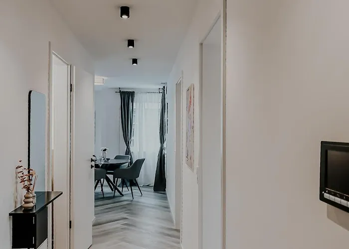 Stylisches 4 Mit Wlan & Balkon In